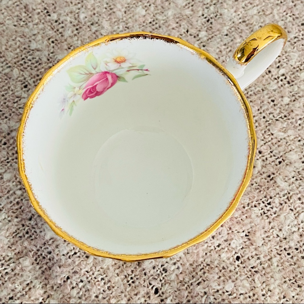 Vintage teacup, Regency Bone China, white / pink floral - Picture 3 of 13